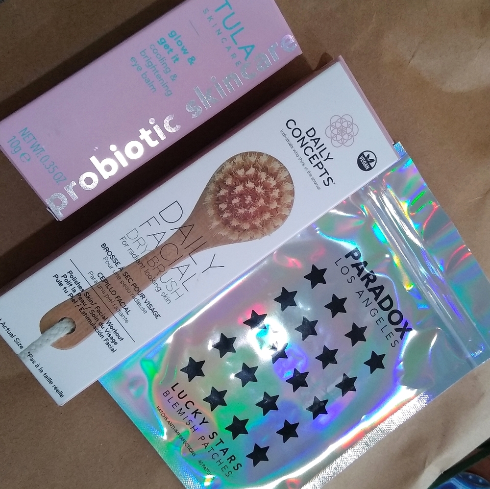 NIB FabFitFun dry brush, eye balm, patches